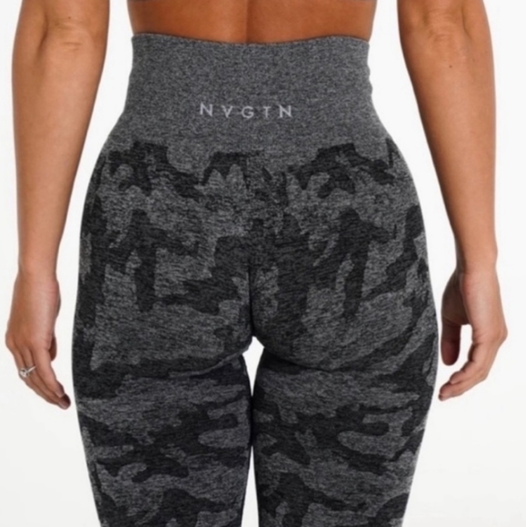 NVGTN Black Camo Seamless Legging NWT XS - Picture 4 of 5